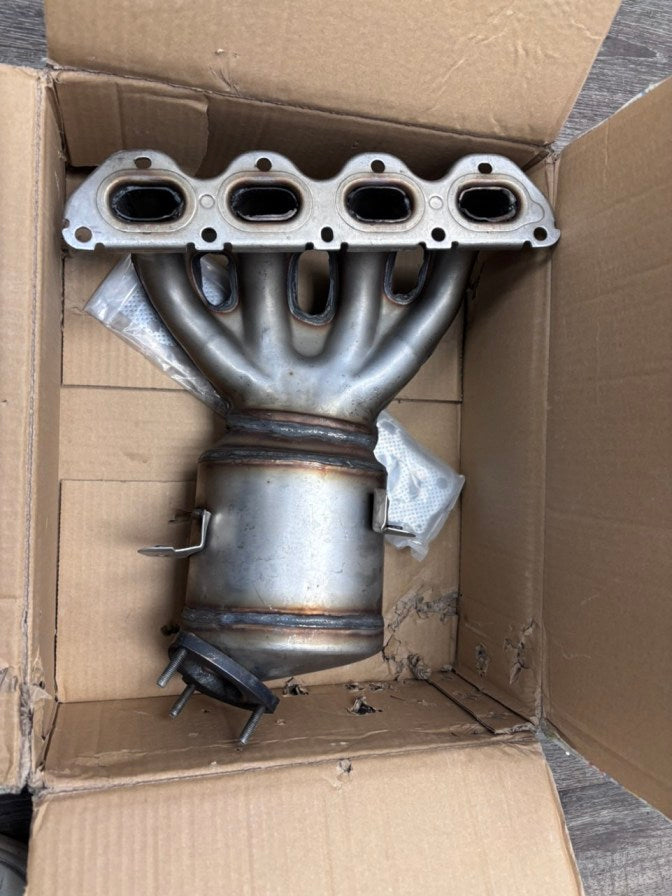 Catalytic Converter 2011 2012 2013 2014 2015 Chevy Cruze & 2008 2009 Saturn Astra & 2016 Chevrolet Cruze Limited & 2012 2013 2014 2015 2016 2017 Chevrolet Sonic Catalytic Converter (25% OFF Final Checkout)