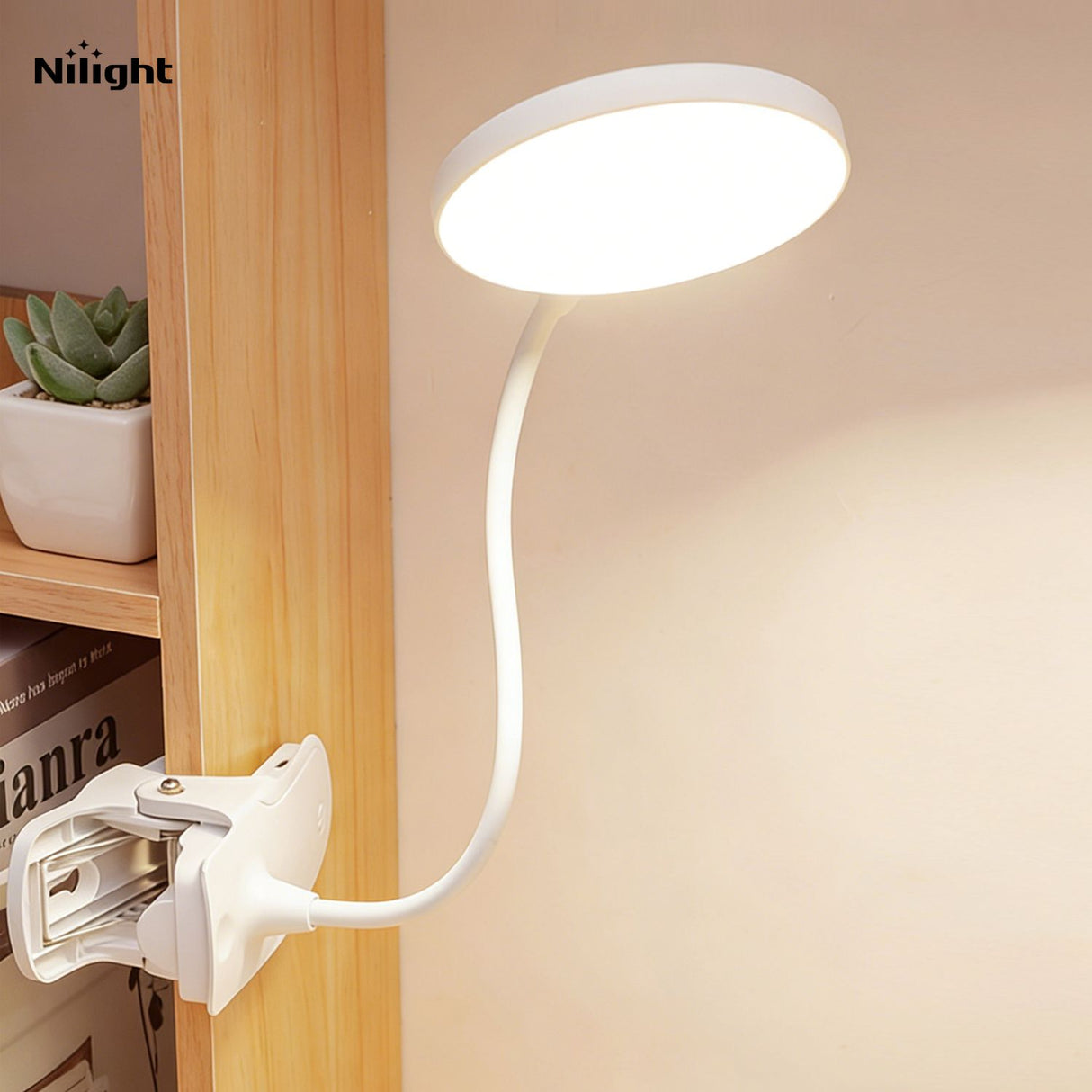 Lamp whose light can be turned in all directions