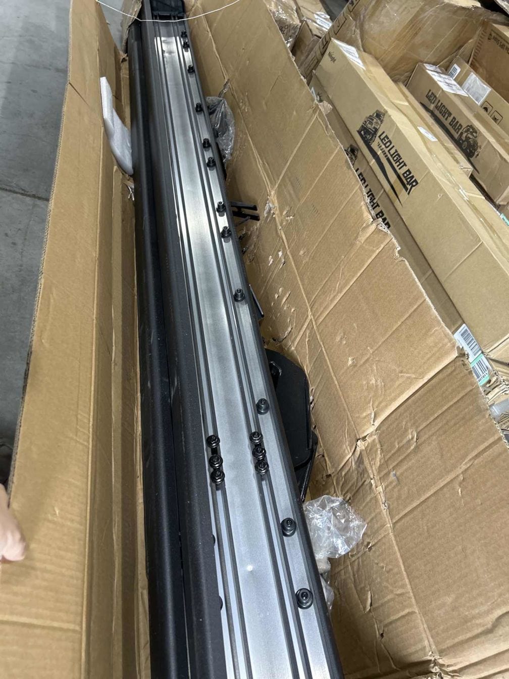 2015 2016 2017 2018 2019 2020 2021 2022 2023 2024 Ford F150 SuperCrew Cab Pickup 4 Door 2017 2018 2019 2020 2021 2022 2023 2024 Ford F250 F350 Super Duty Crew Cab 6 Inch Slip-Proof Aluminum Side Step Nerf Bars Running Boards