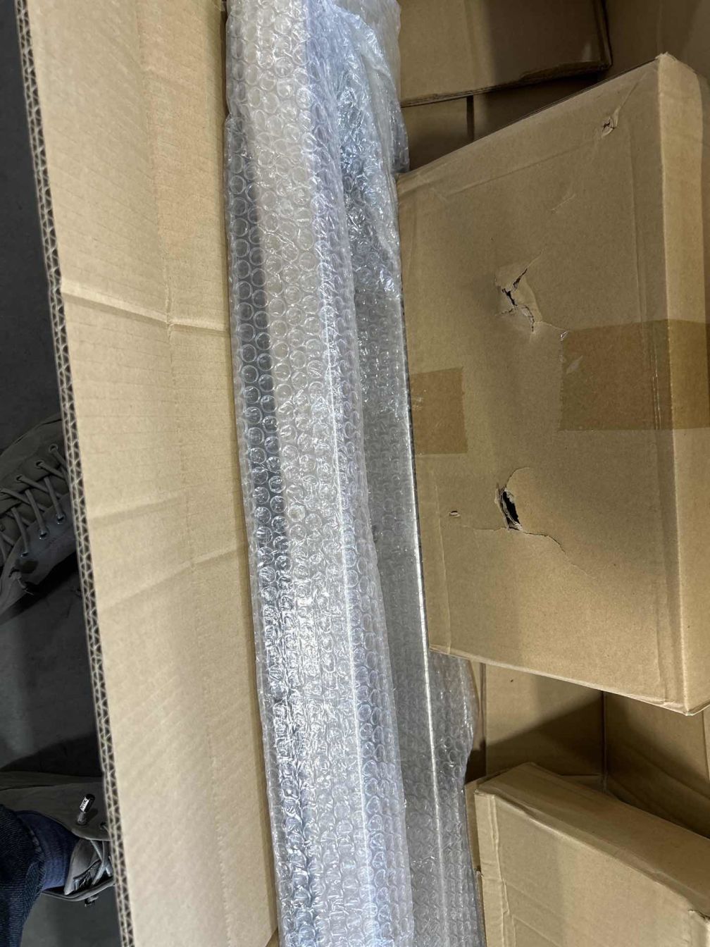 2019 2020 2021 2022 2023 2024Chevy Silverado/GMC Sierra 1500 Double Cab 2020 2021 2022 2023 2024 Silverado/GMC Sierra 2500HD 3500HD 6 Inch Stainless Steel Bolt-on Side Step Nerf Bars Running Boards (25% OFF Final Checkout)