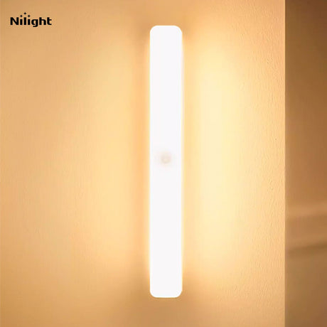 Lighting devices for showcases